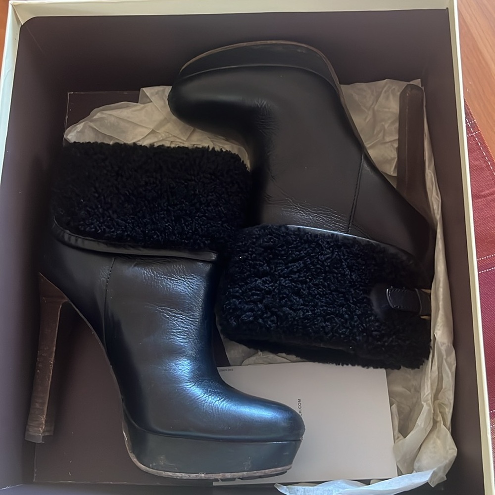 Great condition coach leather booties with Sherling  top size 6